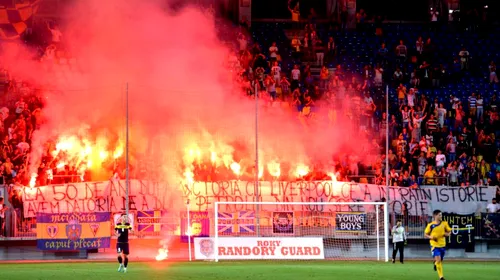 Asta e frumusețea fotbalului! VIDEO | 7.000 de fani ai Petrolului au creat o atmosferă de vis la primul meci pe „Ilie Oană” în Liga 4