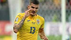 Valentin Mihăilă s-a despărțit de iubită și i-a luat câinele! O altă femeie i-a luat deja locul fostei în viața fotbalistului. GALERIE FOTO