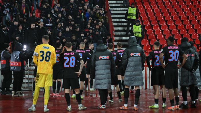 Alarmă la FCSB! Titularul s-a accidentat și a plecat într-un picior de la stadionul din Belgrad