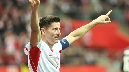 Ce coșmar pentru Hindrich! Polonia a marcat două goluri în 4 minute, după ce Rațiu a fost jalon în ambele situații