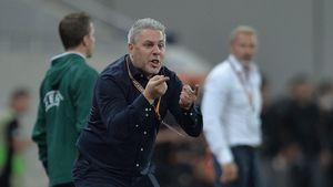 Șumudică lovește din nou: "Nu am cum să țin pumnii Stelei, această echipă nu m-ar bucura nici dacă va câștiga Champions League!" Cum și-a motivat jucătorii pentru meciul CAPITAL cu Austria Viena: "Ă‚sta e șarmul meu!"