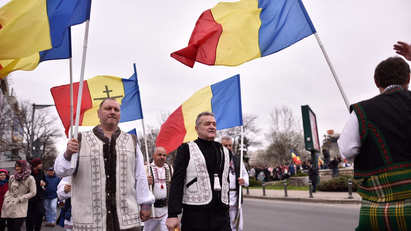 Gigi Becali povestește pas cu pas conflictul din aeroport. "Eu făceam poze cu niște copii, iar el spunea 'pușcăriașul face poze'. Un trepăduș de nimic". Ce a urmat în conflictul cu Preda. "Tu nu te gândești că pot să-ți dau un picior?"