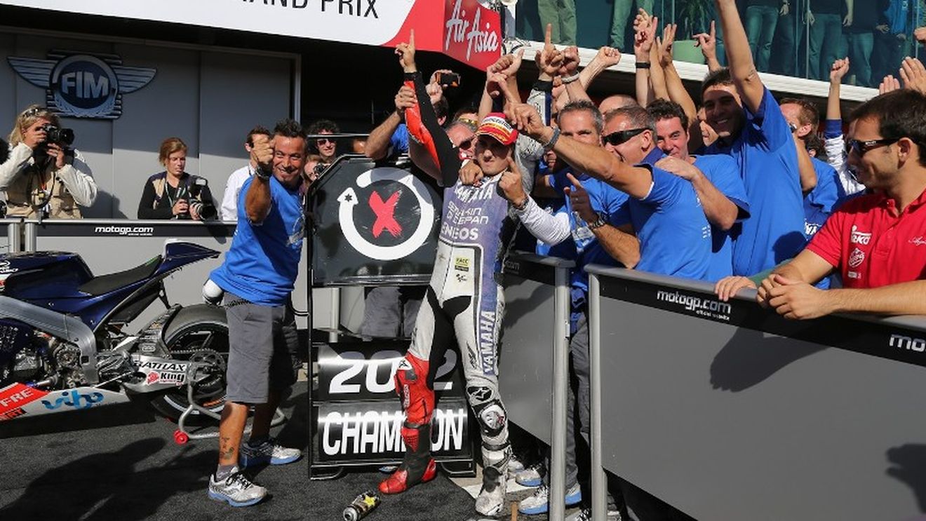 Lorenzo intră în istorie!** Pilotul Yamaha a câștigat TITLUL mondial 2012 la MotoGP după căzătura lui Pedrosa din Australia