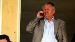 Adrian Porumboiu a intervenit în direct și a distrus totul după meciul FCSB - Sepsi 2-1! Reacția este de o duritate ieșită din comun: „Spun ceva, cu permisiunea dumneavoastră! Sub orice critică”