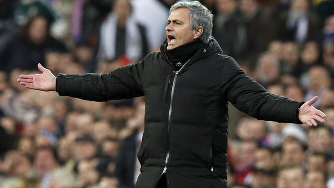 Mourinho și-a trimis miercuri spionii după un fotbalist de 20 milioane de euro**, spaniolii se întreabă: "Îl vrea la Real sau la viitoarea echipă?" Pe cine a pus ochii