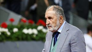 Ion Țiriac i-a pus la dispoziție avionul lui privat. După ani, sportiva a recunoscut gestul miliardarului: „Mi-a zis: Băi, Cristina, vrei să încerci? A durat cam o oră și a plătit totul dumnealui”