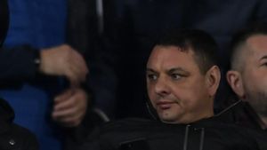 Ionel Ganea a acuzat că a fost hărțuit de vecinul său: „Trebuie să dărâme gardul! Am fost cu poliția și tot nu a vrut să-l dea jos”