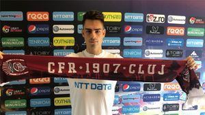OFICIAL | CFR Cluj a realizat al doilea transfer al verii! Un fundaș de națională a aterizat în Gruia
