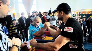 Skandenberg cu mâinile legate