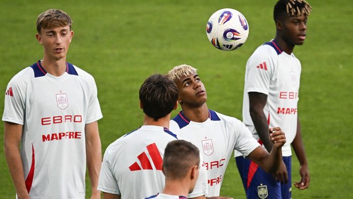 Un jucător de la Real Madrid sare în apărarea lui Lamine Yamal: „E un copil normal!”