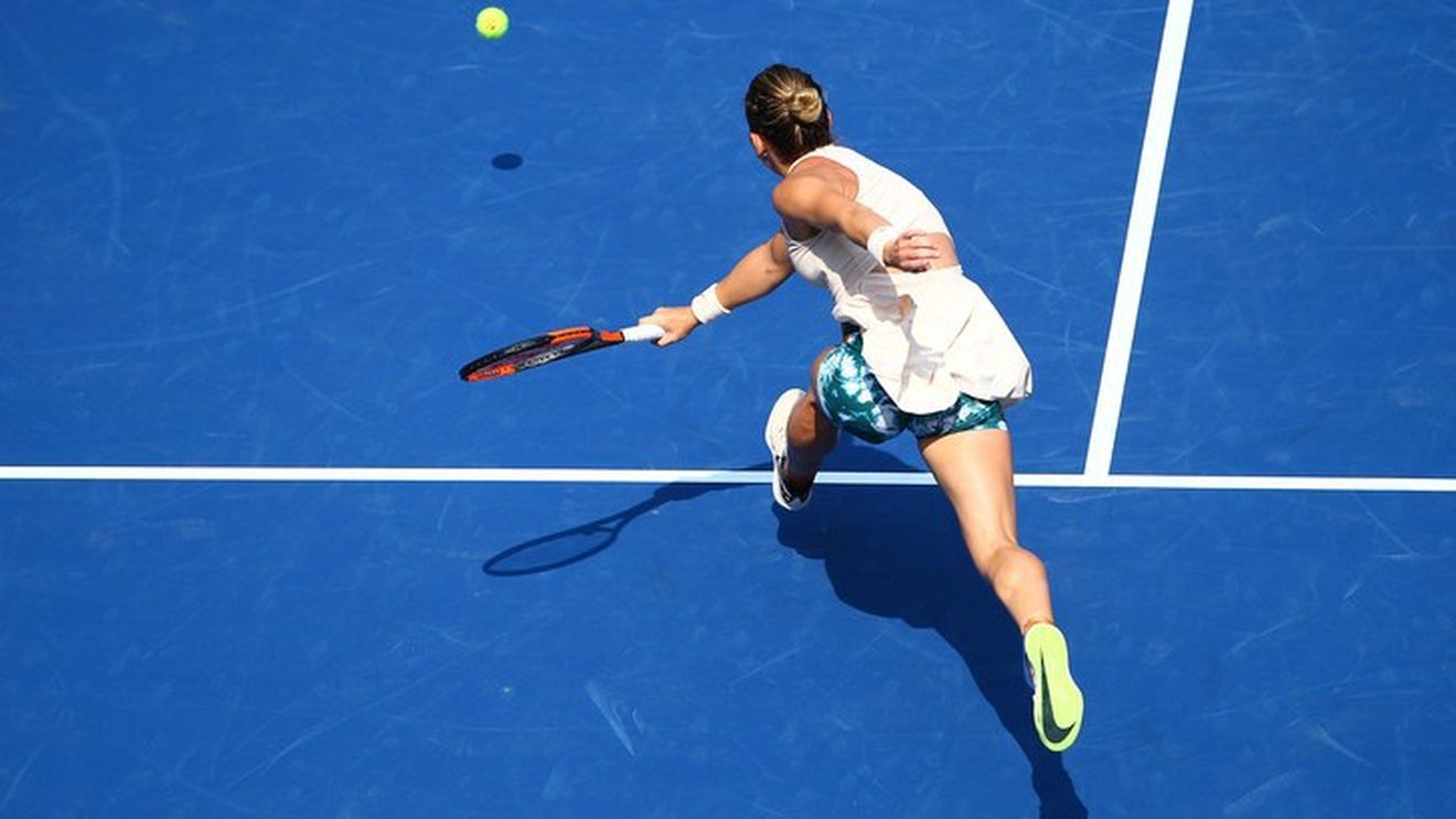 Americanii au fost șocați de cum s-a prezentat Halep la US Open: "Uitați de costumul Serenei. Această haină nu poate fi considerată o rochie". Replica Nike