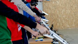 Scandal la Federaţia Română de Tir Sportiv, înaintea alegerilor. Vor fi lăsate, sau nu, să voteze cluburile care ar trebui radiate? | SPECIAL