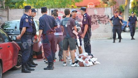 Jandarmii au intervenit înainte de CS U Craiova - Rapid. "Sandu, Dragomir și restu', urmașii lui Ceaușescu". Mesajele fanilor