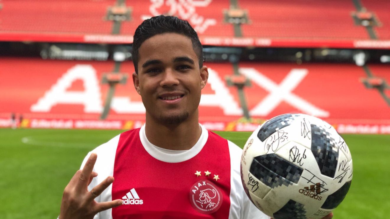 VIDEO | "Oh, Justin! Oh, Justin! Oh, Justin!". Poartă numărul 45, are 18 ani, e fiul unui mare atacant și a reușit un hat-trick de senzație pentru Ajax. Cine e agentul său  