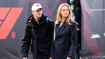 Cuplul momentului în lumea bună a sportivilor. Fosta „noră” a lui Michael Schumacher s-ar iubi în secret cu Jannik Sinner