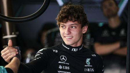 Kimi Antonelli a câștigat Marele Premiu al Japoniei. Italianul de 19 ani e noul lider în clasamentul piloților