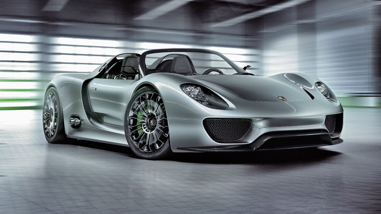 Ion Țiriac, despre noul său automobil Porsche: "Este o mașină superbă, cu performanțe senzaționale". Numărul impresionant de automobile pe care le are în colecție