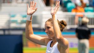 Renunță rusoaicele din tenis la cetățenie în urma războiului din Ucraina? Varvara Gracheva, cel mai recent caz, se alătură naționalei Franței formată din Caroline Garcia și Alize Cornet