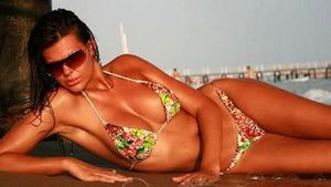 Din cauza ei este urât Chiacu în Ștefan cel Mare!** Denisa Tănase l-a înșelat pe mijlocaș cu unul dintre acționari: "O să mă ai când intră Dinamo în Ligă" / "Lasă gluma"