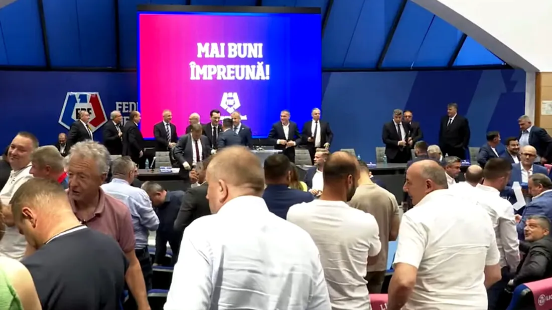 Adrian Mititelu a întrerupt discursul lui Răzvan Burleanu la Adunarea Generală a FRF, s-a contract cu reprezentanții cluburilor, iar la final a fost umilit de președintele federației! Patronul FCU Craiova a amenințat că se retrage din fotbal