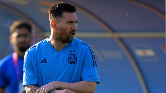 Imagine șocantă cu glezna umflată a lui Leo Messi cu o zi înainte de meciul de debut al Argentinei de la Cupa Mondială 2022!