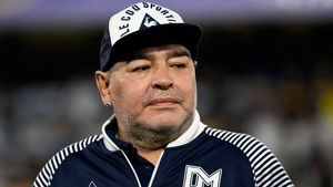 Diego Maradona a fost iertat de plata a unor impozite de 40 de milioane de euro, la 4 luni după ce a murit!