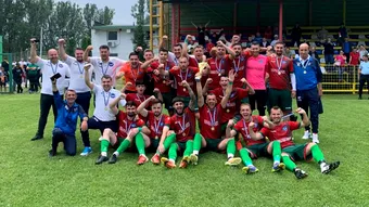 Vulturii Fărcășești a câștigat, în premieră, Cupa României în Gorj. În ciuda victoriei, echipa a rămas fără antrenorul Daniel Bălașa
