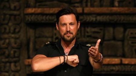 Fosta „mână dreaptă” a lui Gigi Becali e marea surpriză a momentului la Survivor All Stars! PRO TV l-a chemat de urgență în show alături de alți trei concurenți noi
