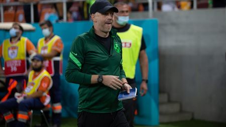Edi Iordănescu a pus piciorul în prag la debut! Decizia surprinzătoare pe care a luat-o la pauza meciului FCSB - Sepsi