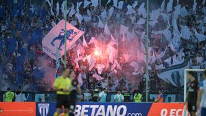 EXCLUSIV | Stadion din bani publici și galerie cumpărată? "La Craiova ultrașii primesc câte 1000 de euro ca să vină la meciuri". Reacția lui Rotaru