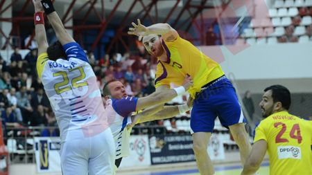 România s-a mobilizat înainte de vacanță și a obținut cea mai clară victorie din ultimii ani, 44-25 cu Italia. Procentaj sută la sută la calificări pentru handbalul românesc