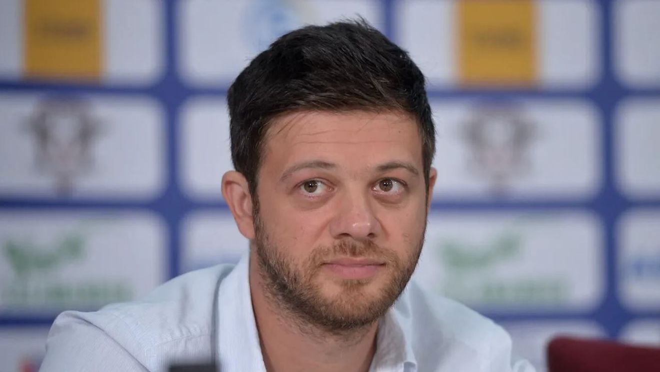 Victor Angelescu, umilit de Florin Manea, într-un scandal fără sfârșit: „A fost sabie, a devenit săbiuță și acum e unghieră! Să nu se mai bage el la transferuri”