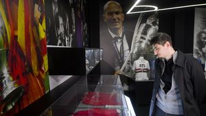 Nepotul lui Matei Lucescu joacă fotbal. Mircea Lucescu i-a dat un tricou cu numărul 11: „E important să-și găsească drumul în viață”