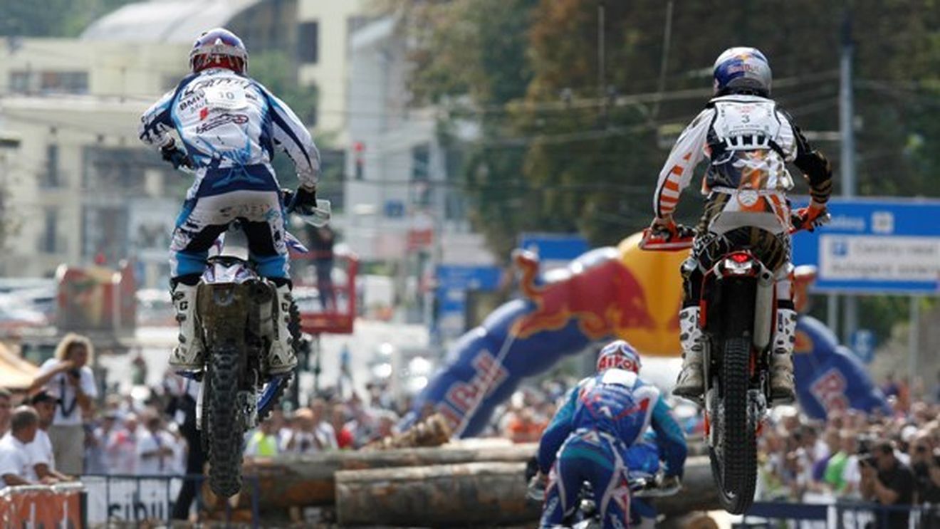 Red Bull Romaniacs ia cu asaltul Sibiul