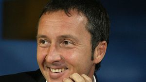 MM a râs de s-a tăvălit când a auzit cine e rivala lui Dinamo!** Managerul a văzut iaurturi în loc de adversari :)