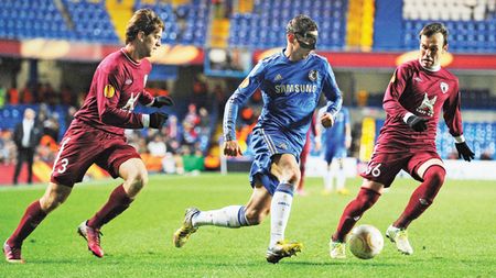 "Talismanul" primit de la Steaua a dus la explozia lui Torres! **Vârful spaniol nu glumește: chiar e convins că joacă atât de bine datorită "costumației de Zorro"