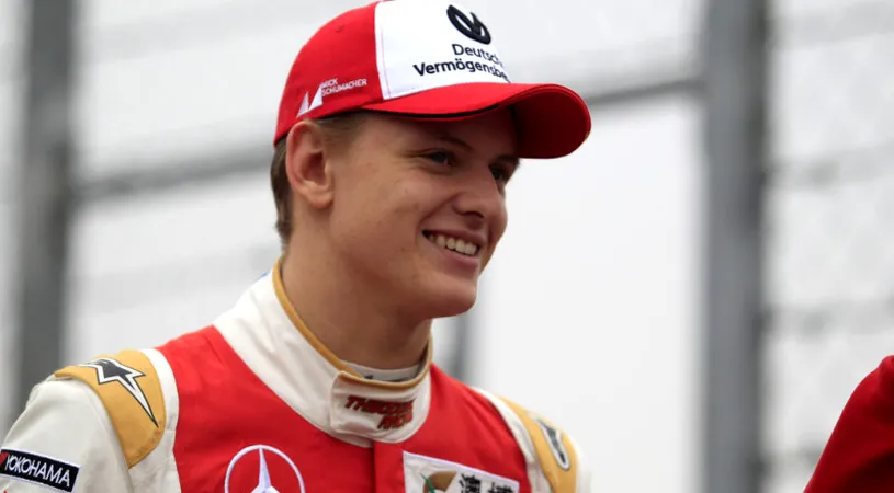 Mick Schumacher îi calcă pe urme tatălui său. Este aproape de primul titlu din carieră