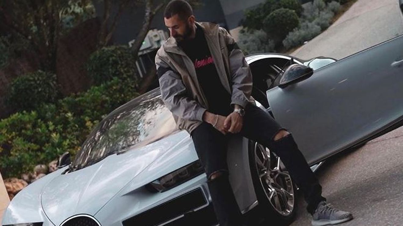 Karim Benzema are o colecție de mașini de lux de 7 milioane de euro! Un Bugatti Chiron nou, de 3 milioane de euro, și un Veyron, de 2 milioane de euro, se numără printre bolizii starului de la Real Madrid | FOTO