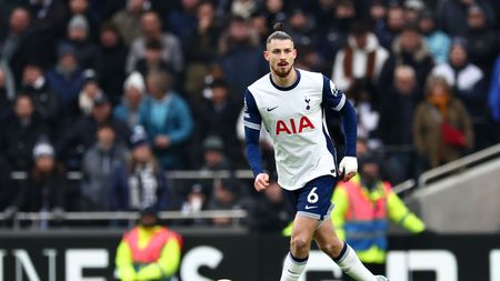 Ce notă a primit Radu Drăguşin, după ce a fost schimbat la pauză în Tottenham - Newcastle