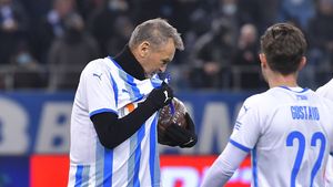 Rodion Cămătaru, mesaj dur pentru Gică Craioveanu după ce a fost înjurat de Peluza Sud 97: „Și-a făcut-o cu mâna lui! Eu n-aș fi acceptat” | EXCLUSIV