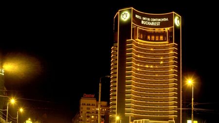 Ce se întâmpla la clubul de noapte de la Intercontinental, înainte de 1989, unde mergeau Gigi Becali, Giovanni Becali, Gică Hagi, dar şi cei mai mari mafioți ai timpului, ca Fane Spoitoru. Scene neverosimile, mărturisite de cel care le-a văzut