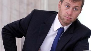 10 contra Mutu** 6. L-a „certat" pe Abramovici că „nu sare cu banu"