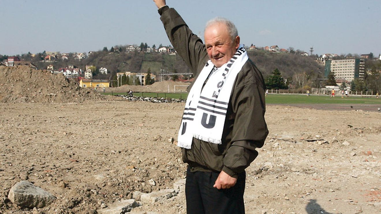 Poveste de „șapcă roșie"