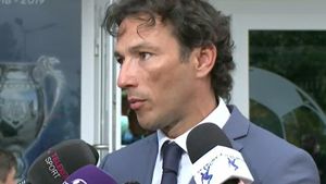 Gigi Becali l-a scos din bârlog pe George Ogăraru! Sătul de acuzațiile patronului FCSB, care susținea că fostul fotbalist ia 10.000 de euro pe lună la CSA Steaua, Ogăraru a răbufnit: „Atât am luat de când sunt aici! S-a amortizat salariul”