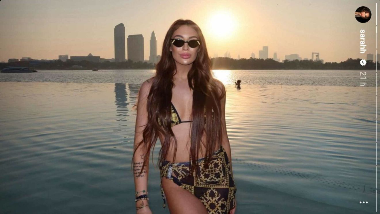 Fiica Anamariei Prodan a ridicat temperatura la plajă în Dubai! Apariția în costum de baie cu care Sarah a întors toate privirile. GALERIE FOTO