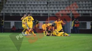 Low battery pentru derby!** Rapid-Brașov 1-2! Sabău îngropat de doi foști rapidiști: VIDEO REZUMAT
