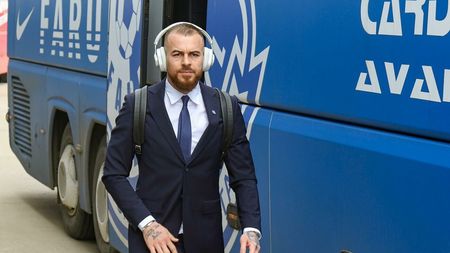 Denis Alibec, apariție de gală la Farul - FCSB! Toți fanii s-au uitat la el cum este îmbrăcat | FOTO & VIDEO