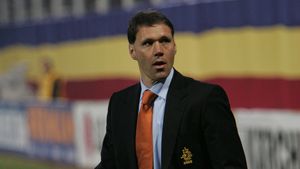 Van Basten:"Trebuia să câștigăm jocul din prima repriză"