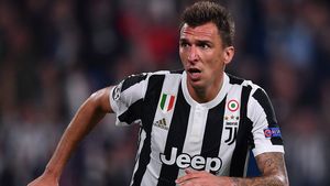 Un atacant român, la fel ca Mandzukic. Cuvinte mari într-un mare cotidian: "Foarte liniștit, are cultura muncii, poate da 30 de goluri într-un an". Cum s-a ajuns la comparația cu vedeta lui Juve