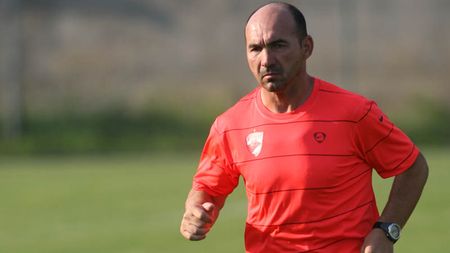 "Steaua joacă `bine`, are jucători `valoroși`, de asta nu bate de 11 meciuri!"